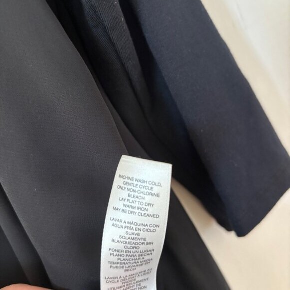 Chico's Size 2 Black Tiered Hem Bottom Long Sleeve Blouse Chicos‎ Large Tunic - Picture 4 of 8